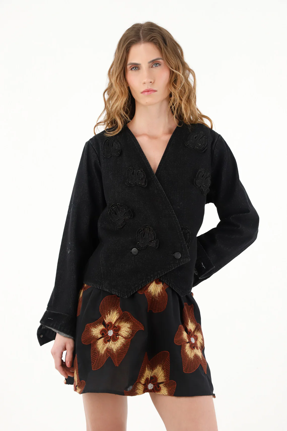 Women's bolero jacket with embroidered flowers - Image 3