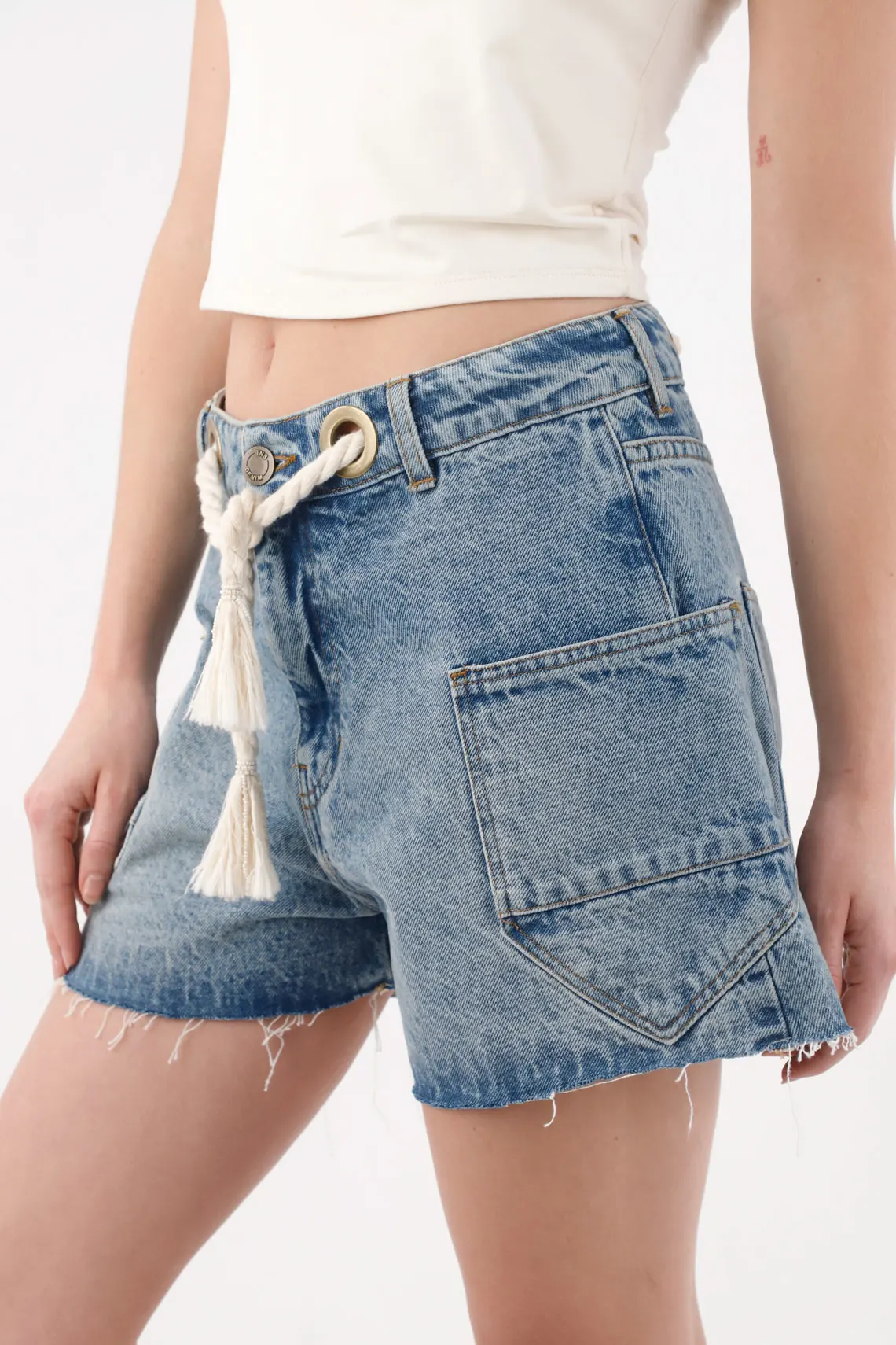 Bermuda en denim azul para mujer - Image 3