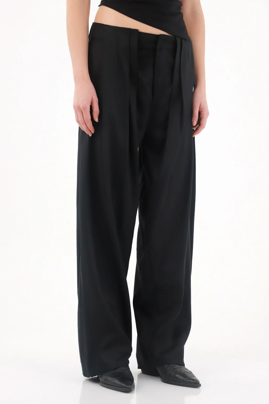 Black Pleated Pants for Women - Image 2