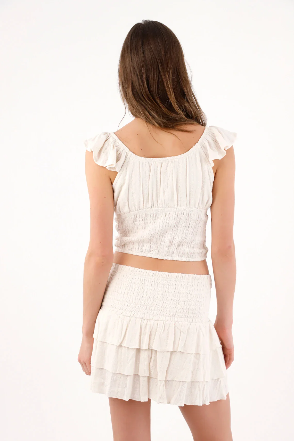 Fitted cropped blouse with bow and smocking in off-white cotton for women - Image 4