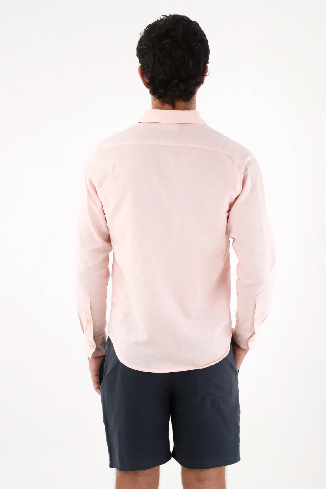 Camisa clásica en lino rosada para hombre - Image 5