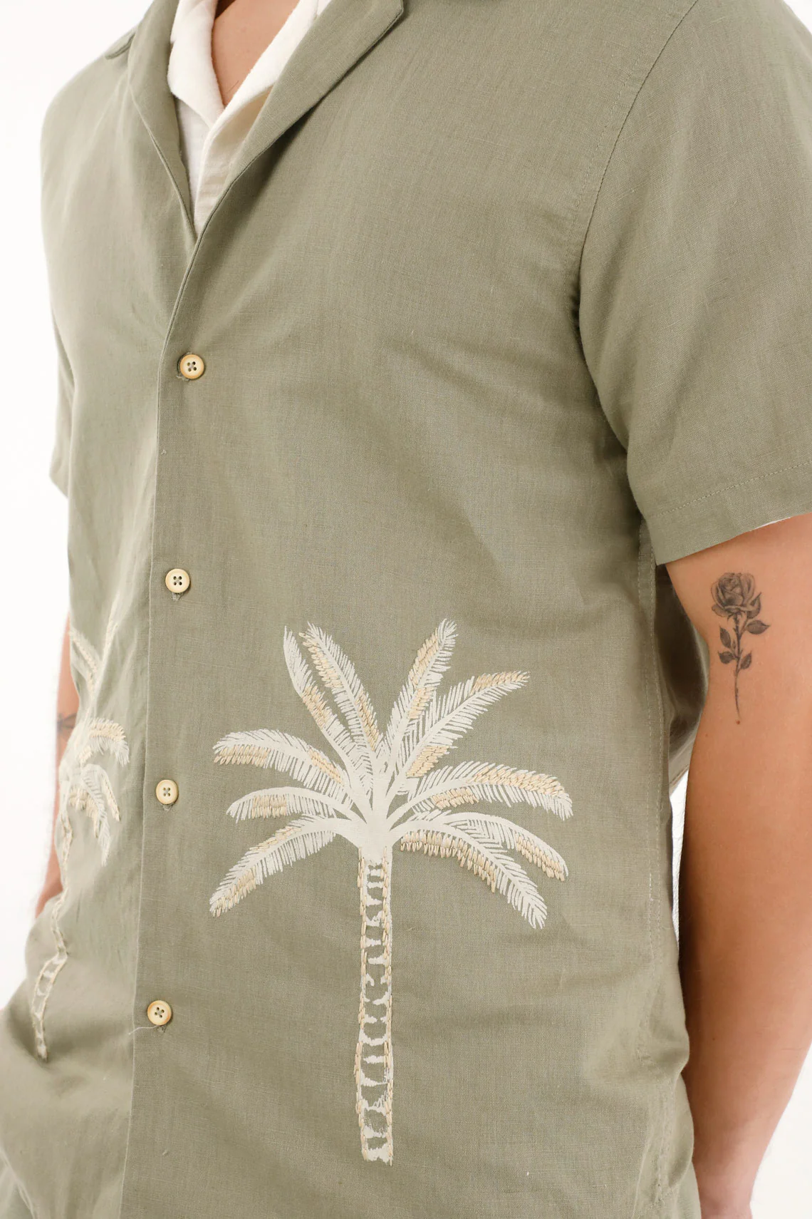 Men's bowling shirt with palm tree design - Image 4