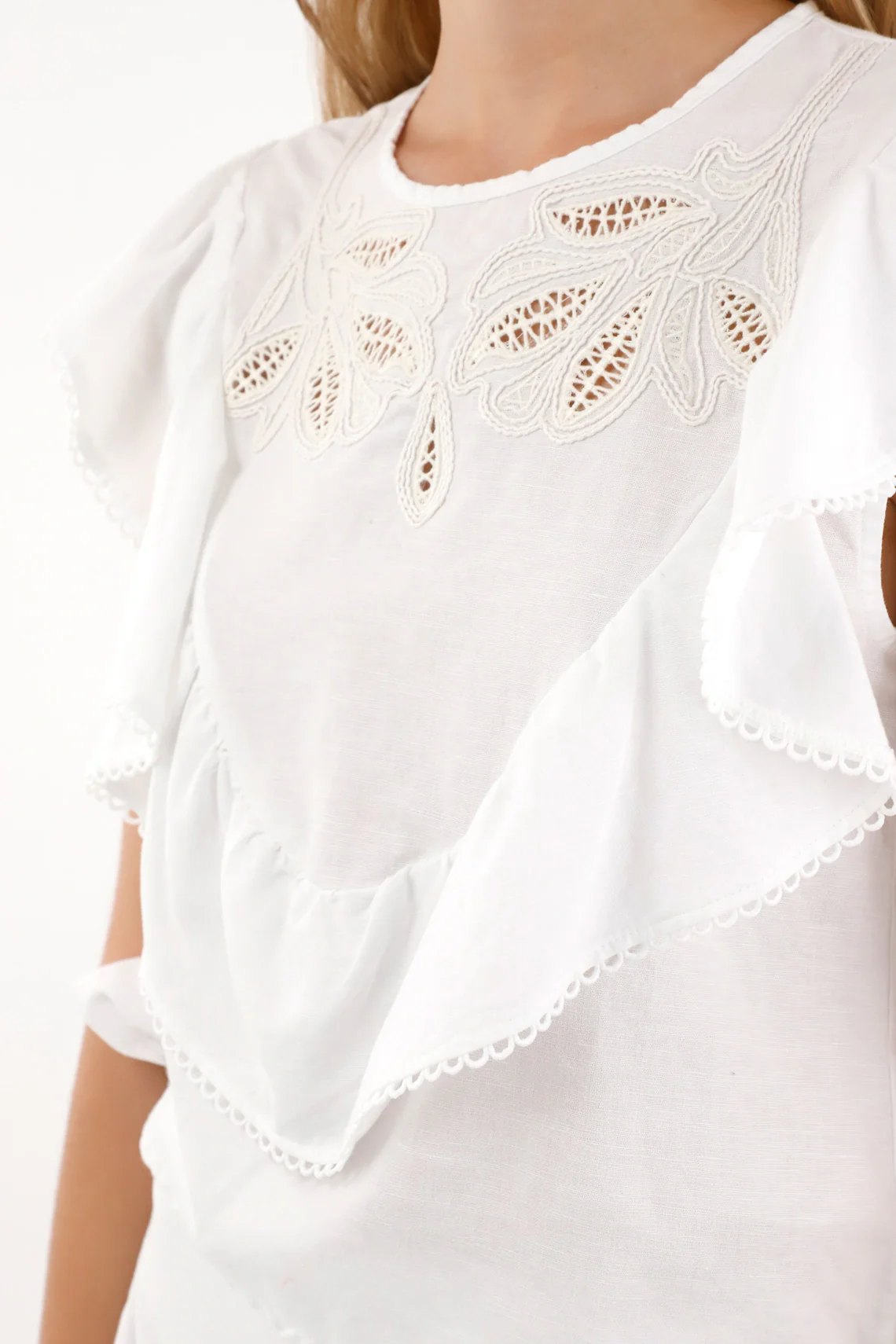 Women's White Sleeveless Shirt with Bolero and Embroidery - Image 2