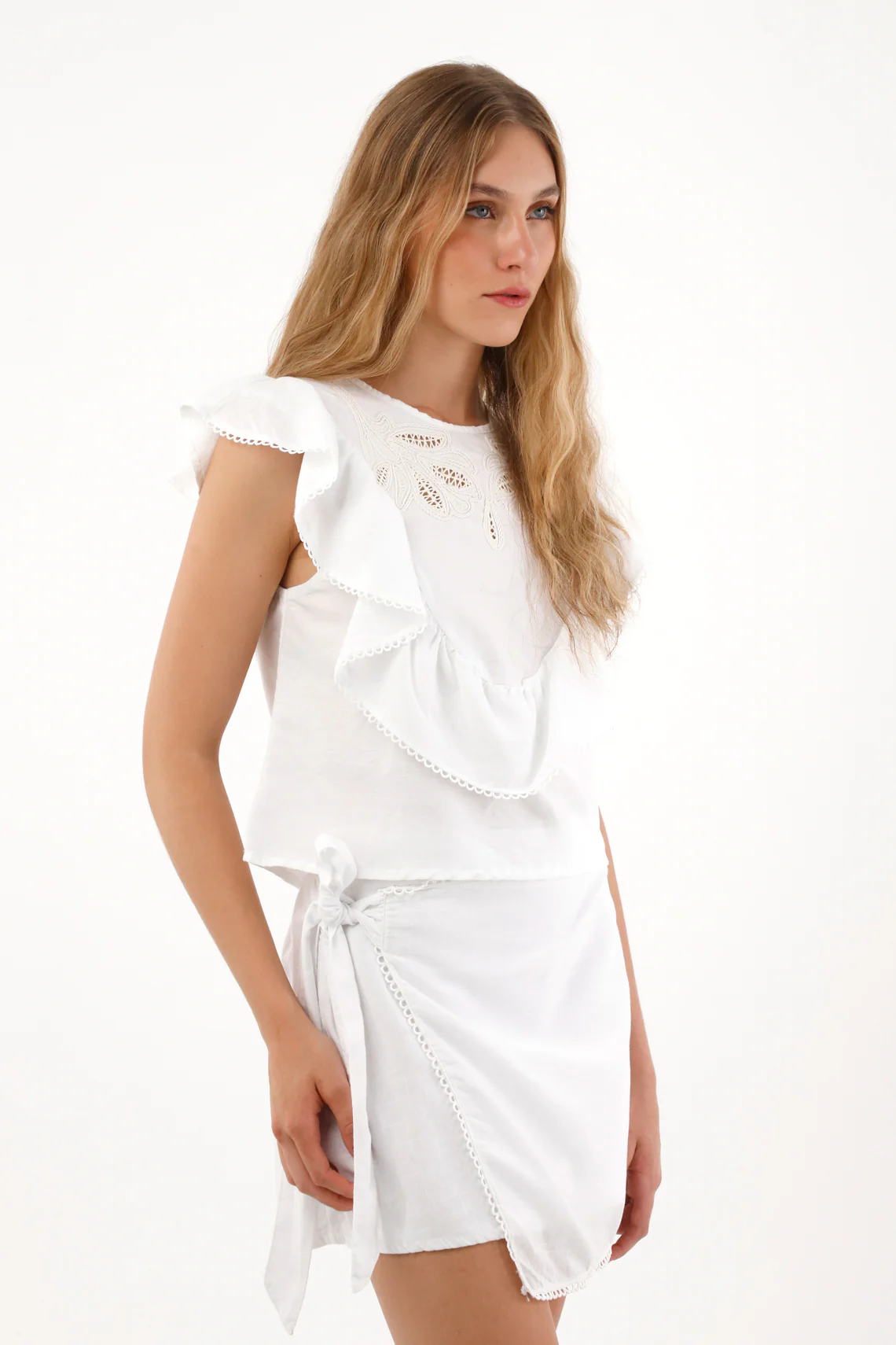 Women's White Sleeveless Shirt with Bolero and Embroidery - Image 3