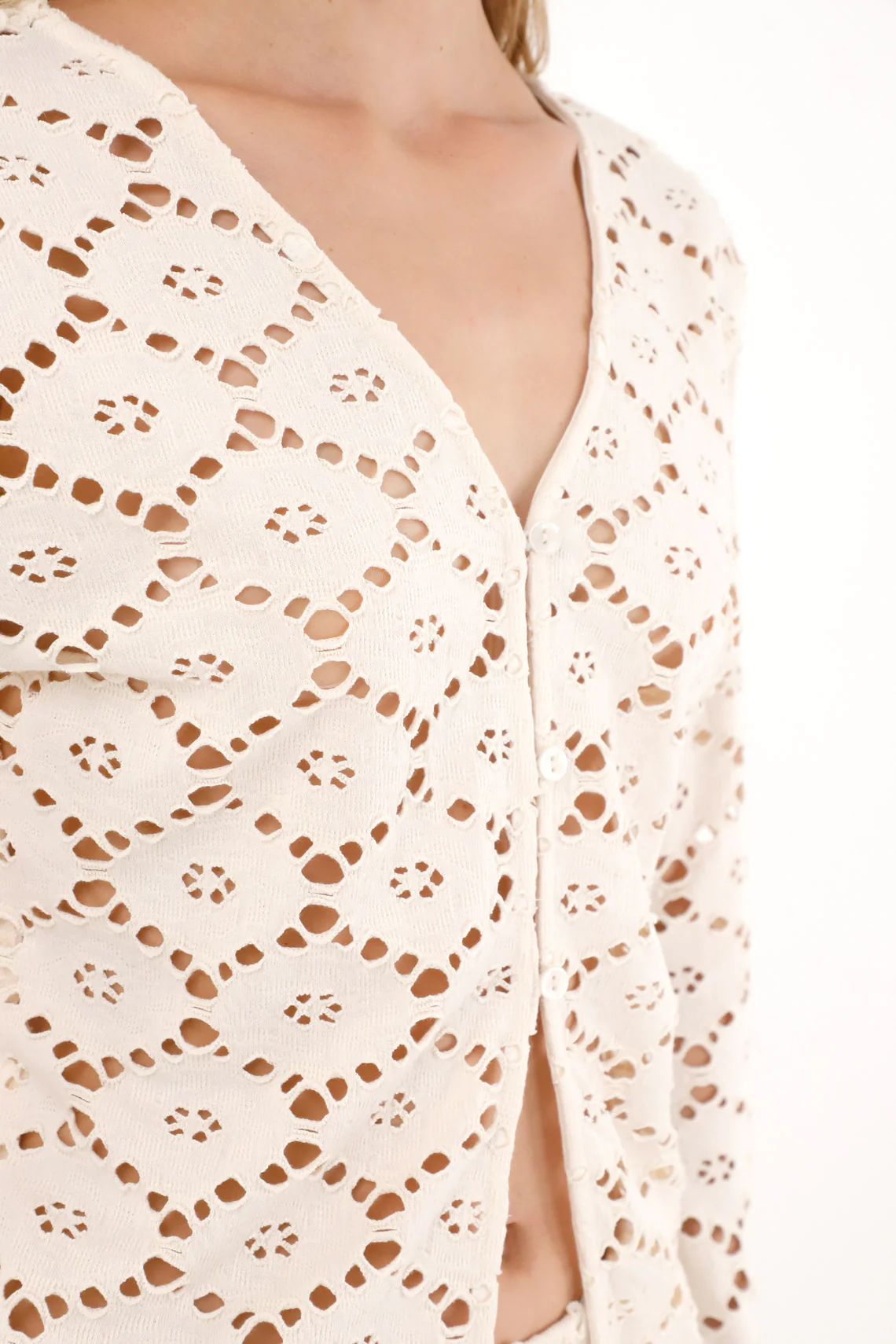 Women's raw knit shirt - Image 3