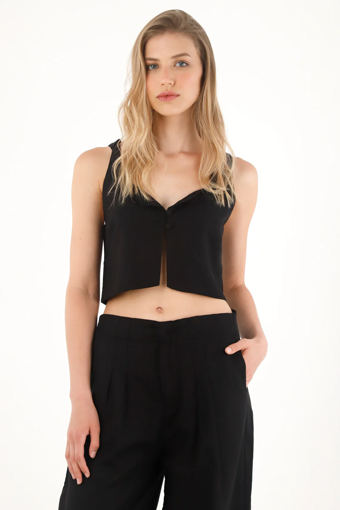 Women's Black 100% Linen Crop Shirt - Image 2