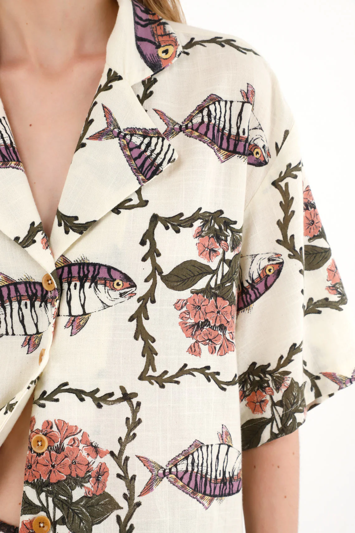 Women's cream bowling shirt - Image 3
