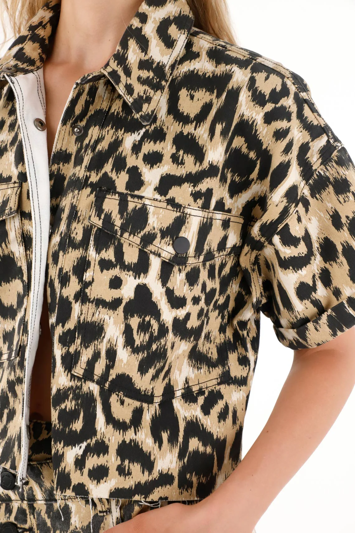Women's animal print crop top shirt - Image 3