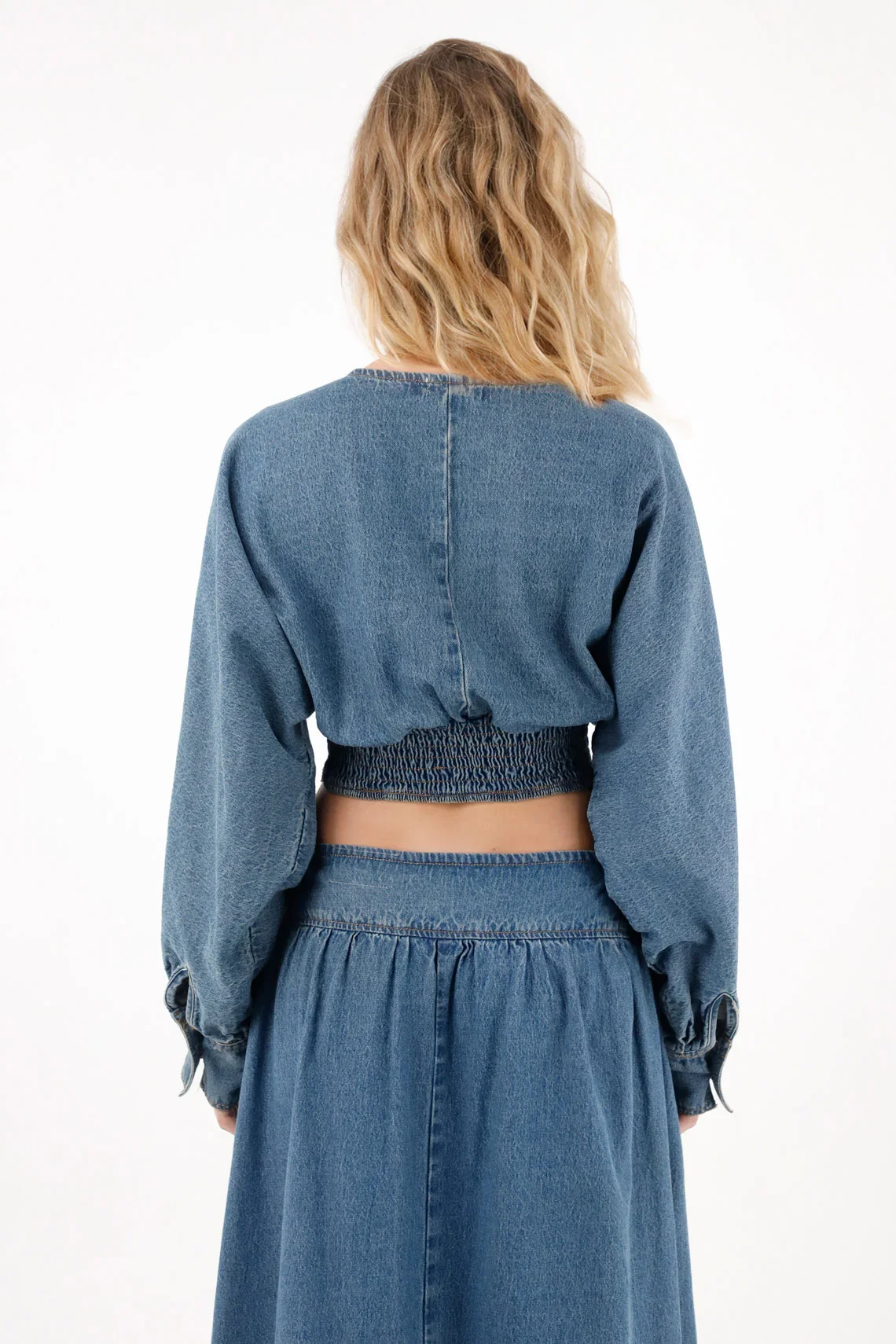 Crop Shirt in Light Blue Denim for Women - Image 4