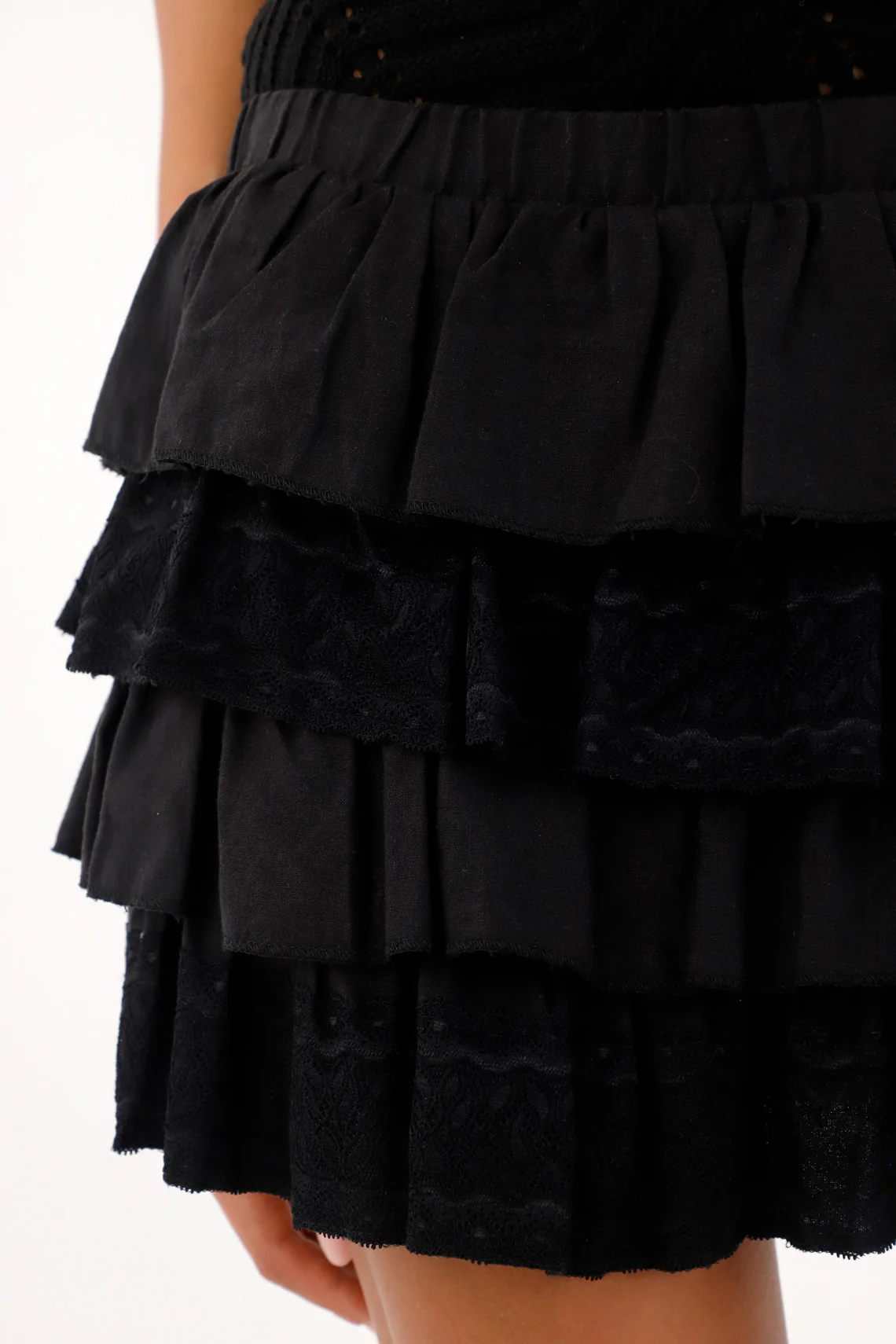 Women's black ruffled short skirt - Image 3