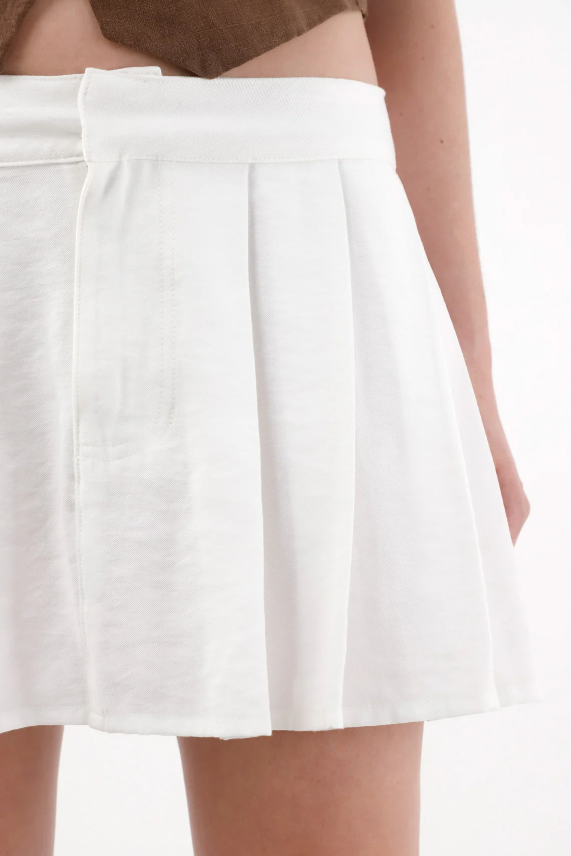 Women's Short Pleated Skirt in Ecru - Image 3