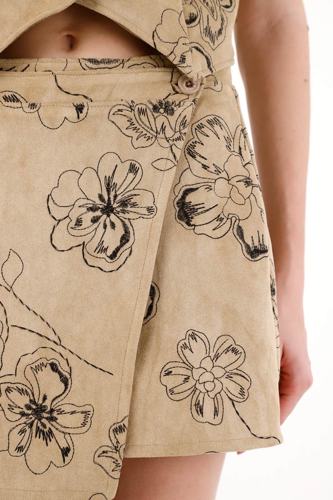 Short Suede Skirt with Floral Design for Women - Image 3