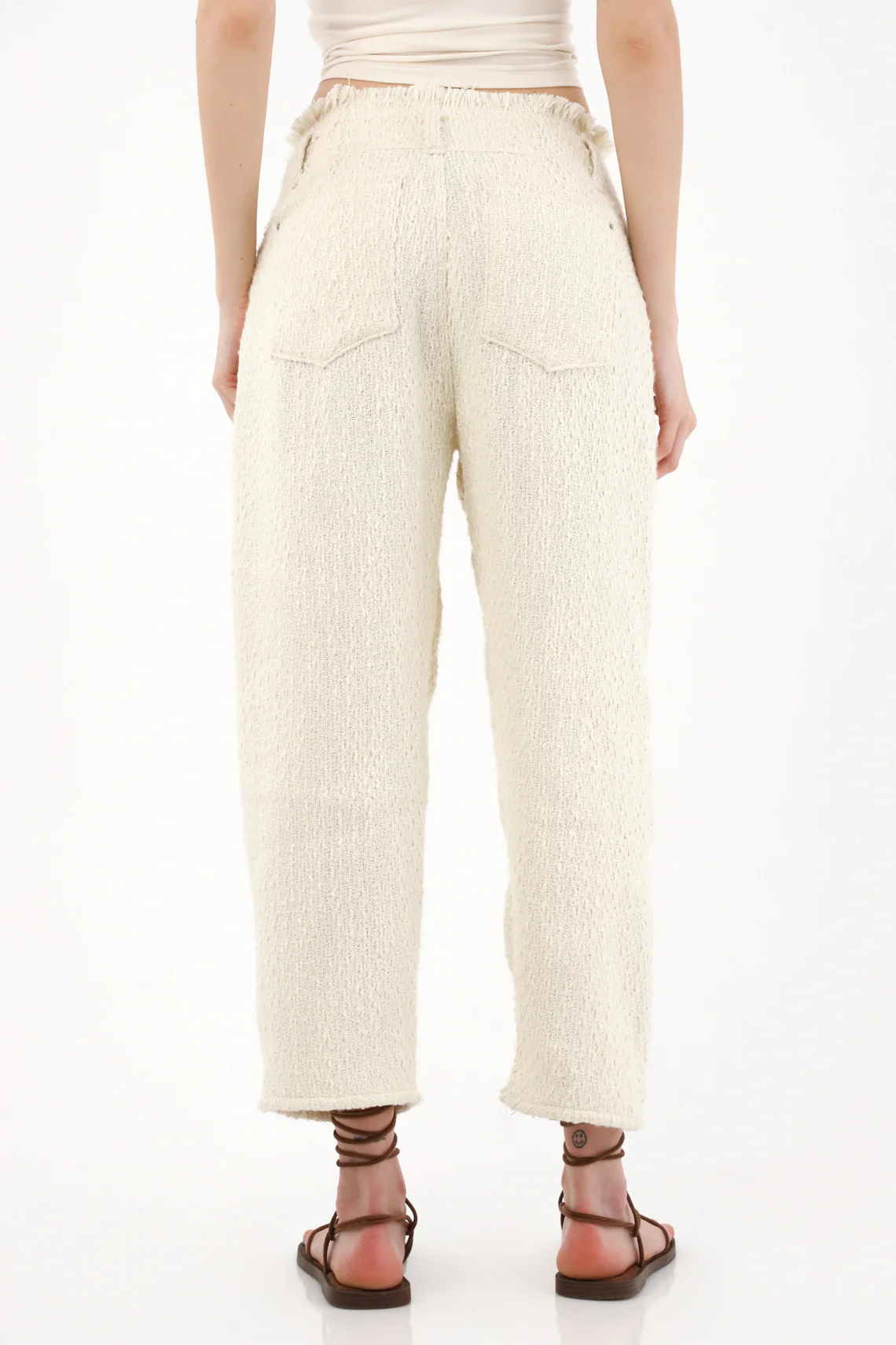 Horseshoe Jeans with Frayed Details in Off-White for Women - Image 6