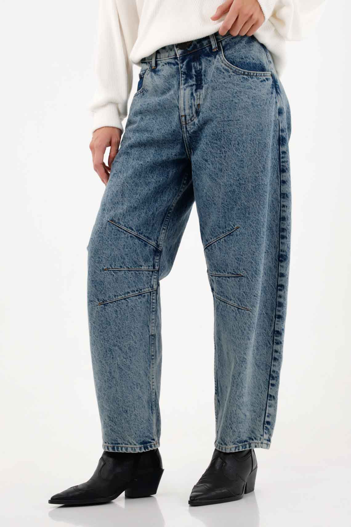 Medium Blue Horseshoe Jeans for Women - Image 4