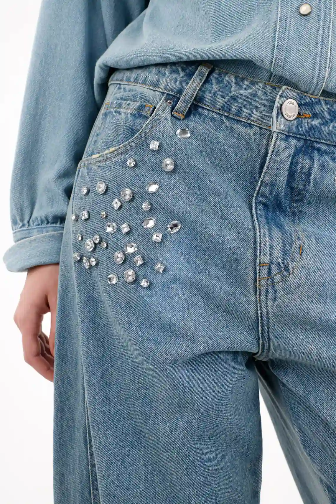 Horseshoe Jeans with Shiny Details for Women - Image 3