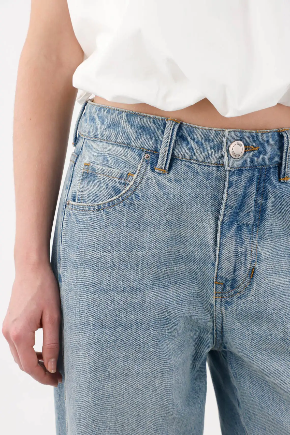 Wide Leg Jeans with Bootcut Effect for Women - Image 3