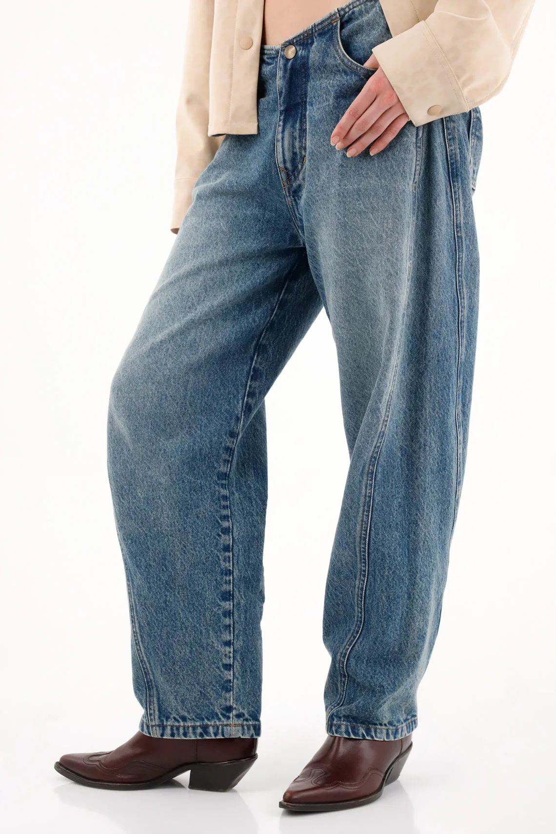 Light Blue Mom Fit Jeans for Women - Image 2