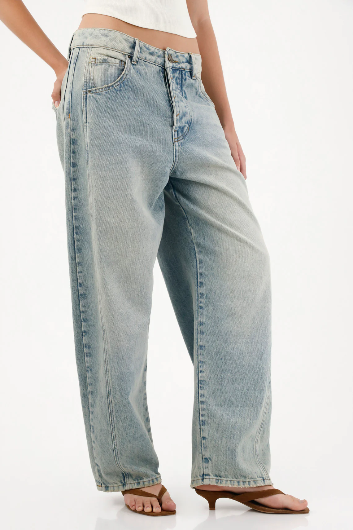 Low Rise Horseshoe Jeans with Vintage Effect for Women - Image 4