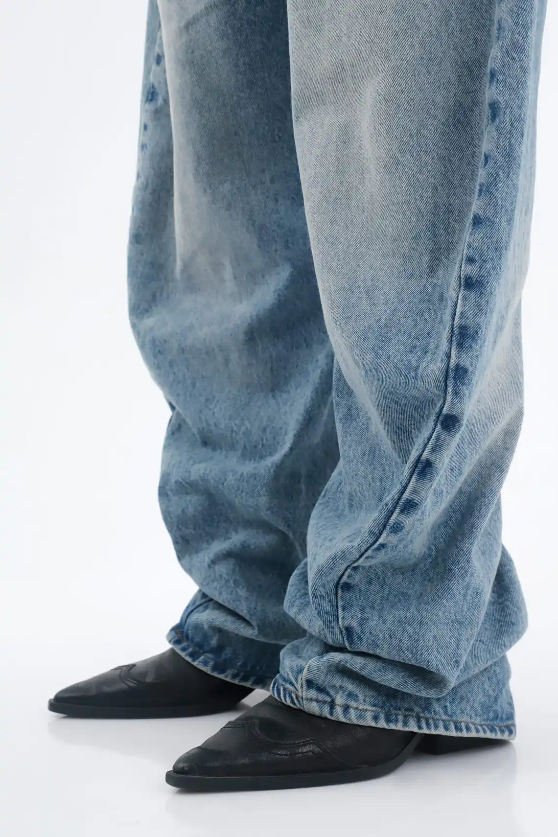 Women’s Jeans in Blue Cotton Horseshoe Silhouette with Waistband - Image 3