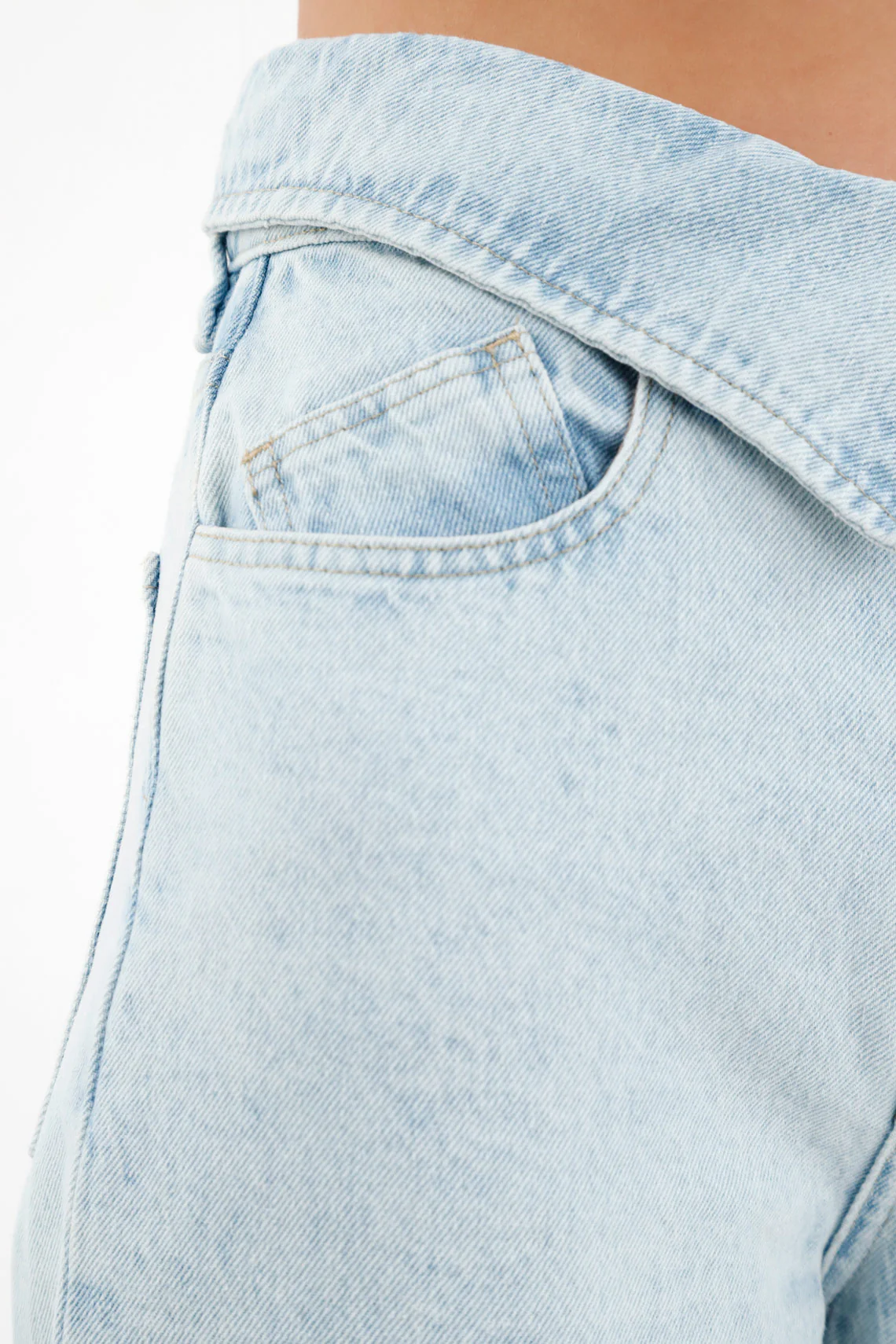 Women's Cuffed Waist Blue Jeans - Image 3