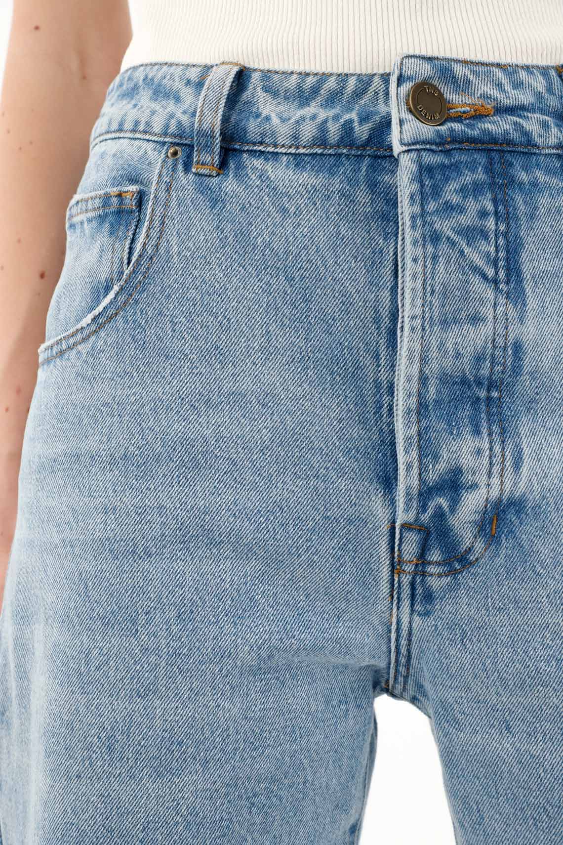 Classic Low Rise Straight Jeans for Women - Image 3