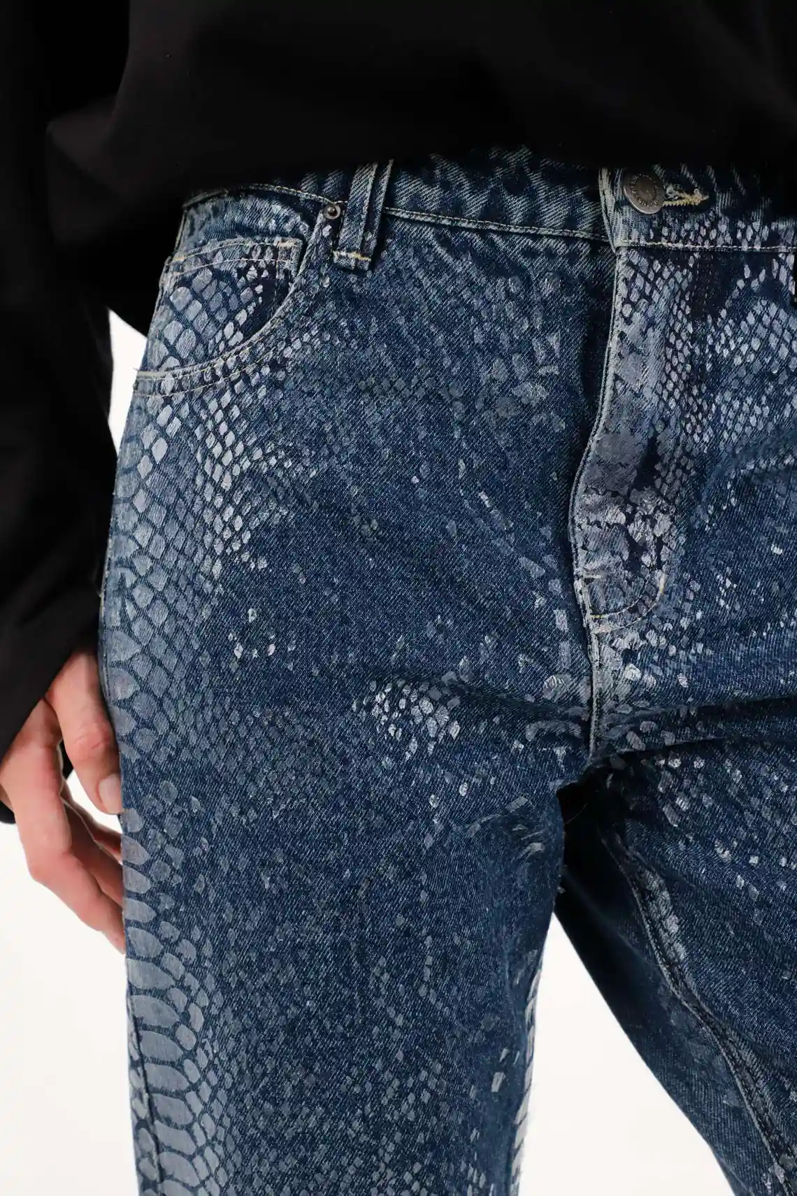 Low Rise Mom Jeans with Animal Print Foil for Women - Image 4