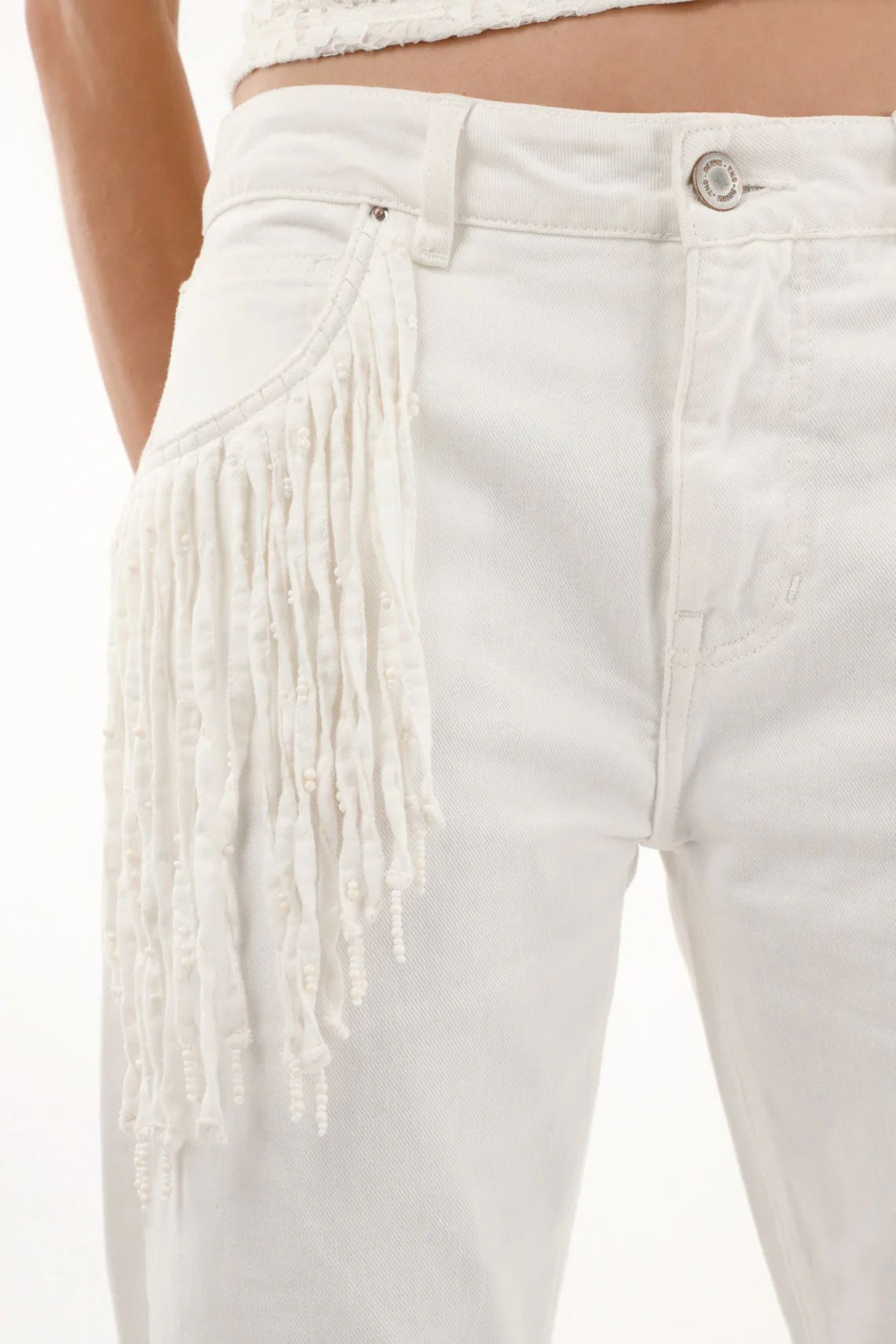 Women's High-Waisted Frayed Hem Jeans - Image 3