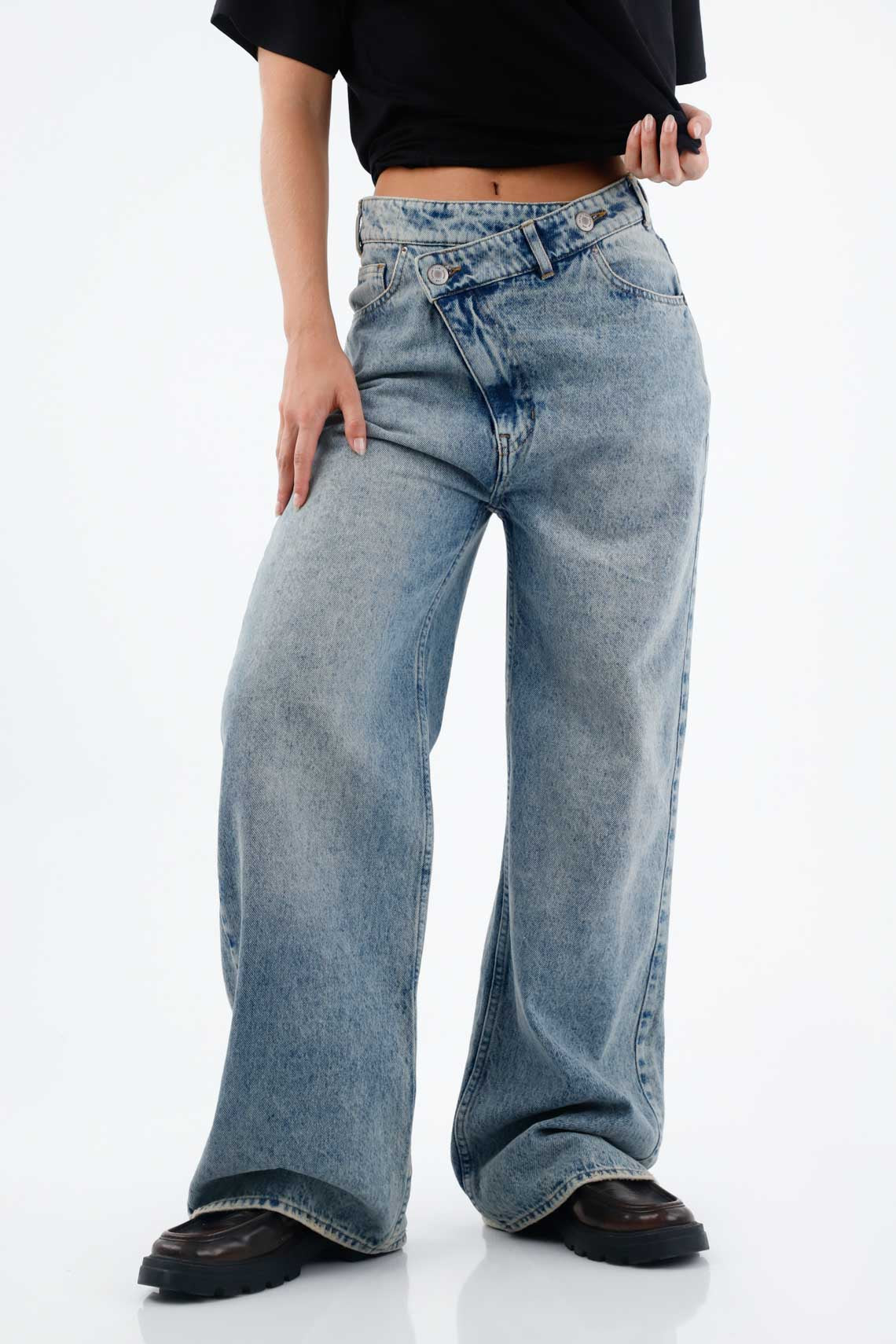 Light Blue Cotton Denim Jeans for Women with Wide Leg and Long Hem - Image 2