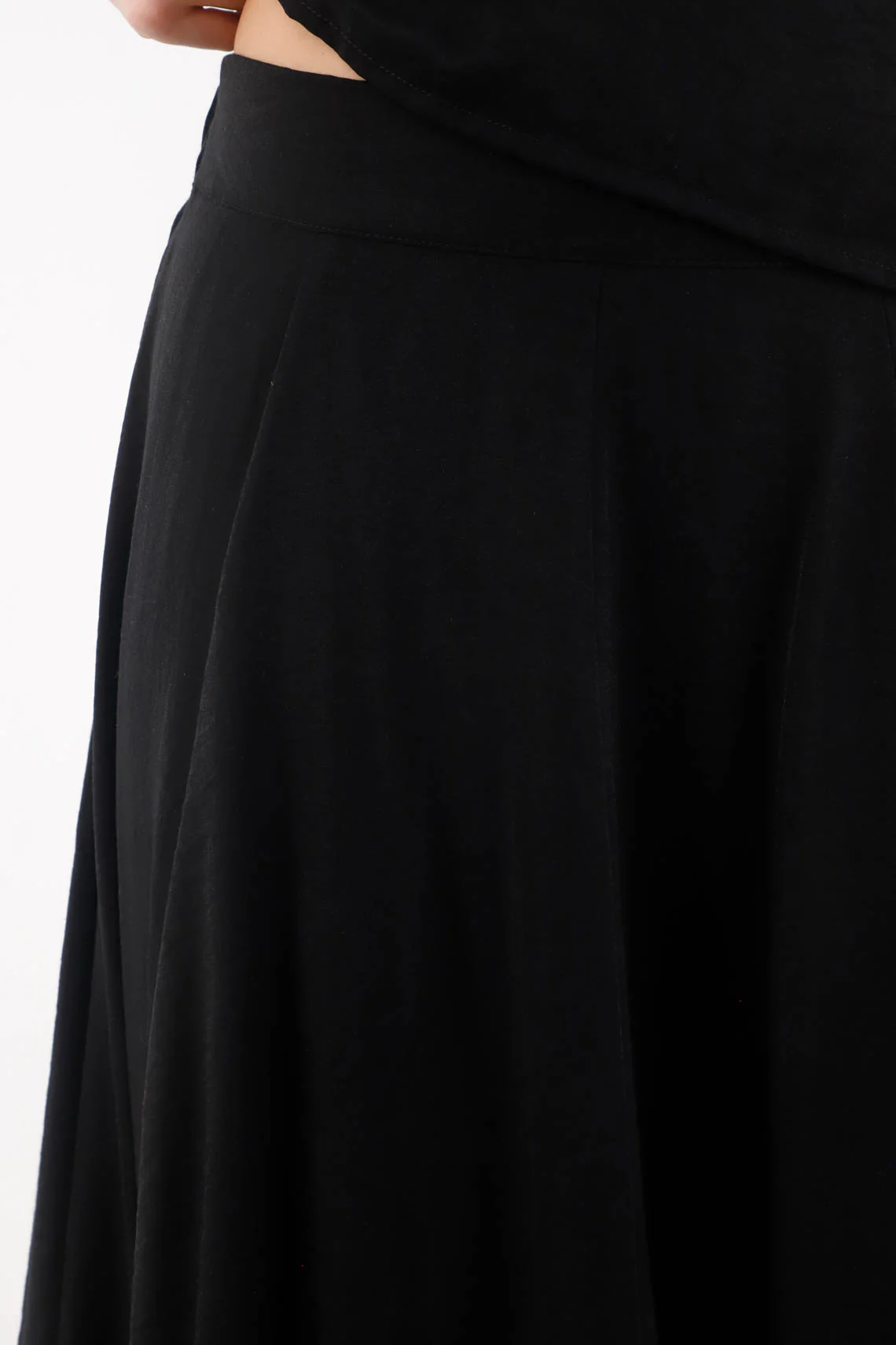 Long black flowy skirt for women - Image 3