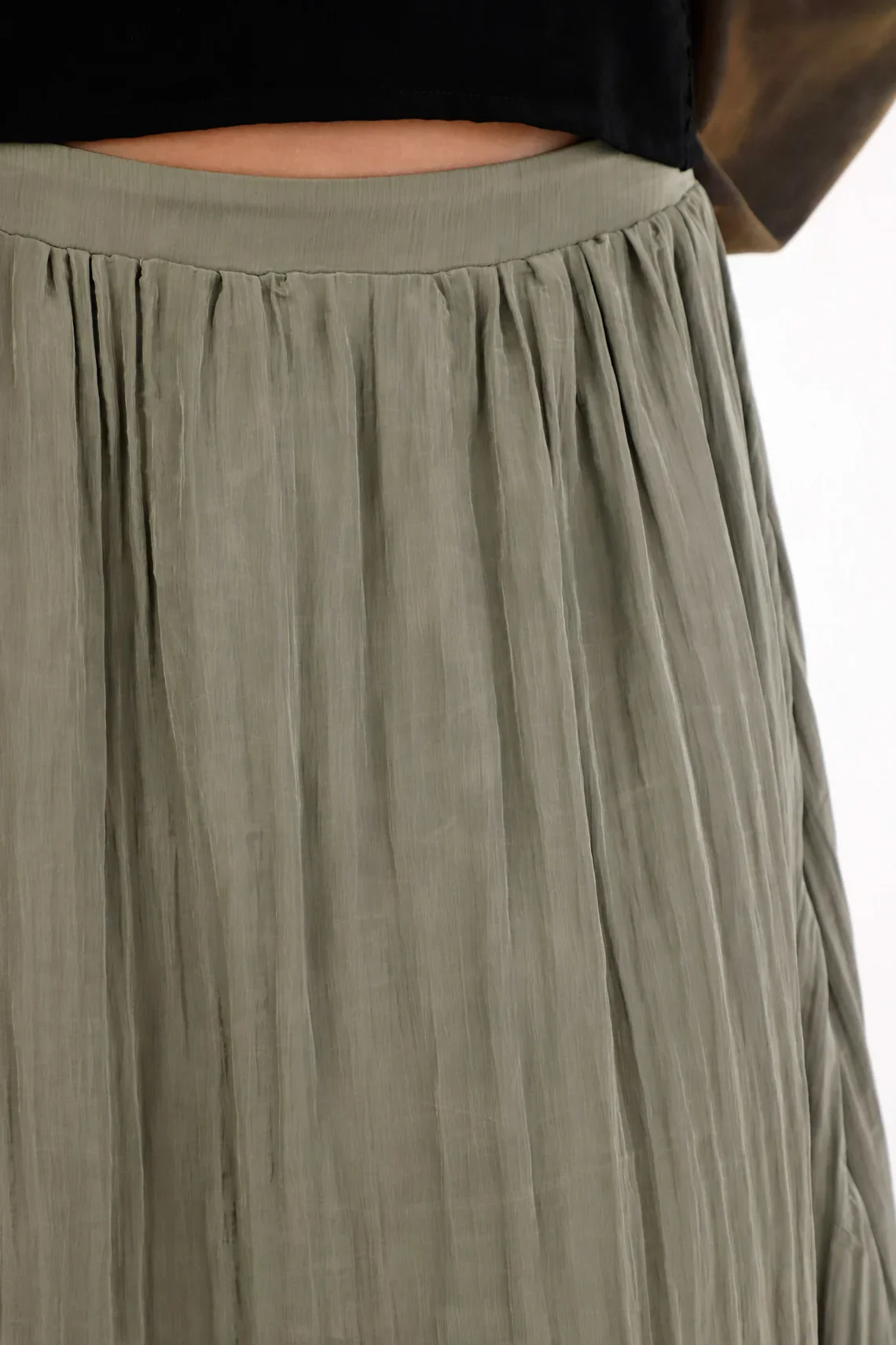 Long Skirt for Women Olive Green Wrinkled Effect Lightweight - Image 3