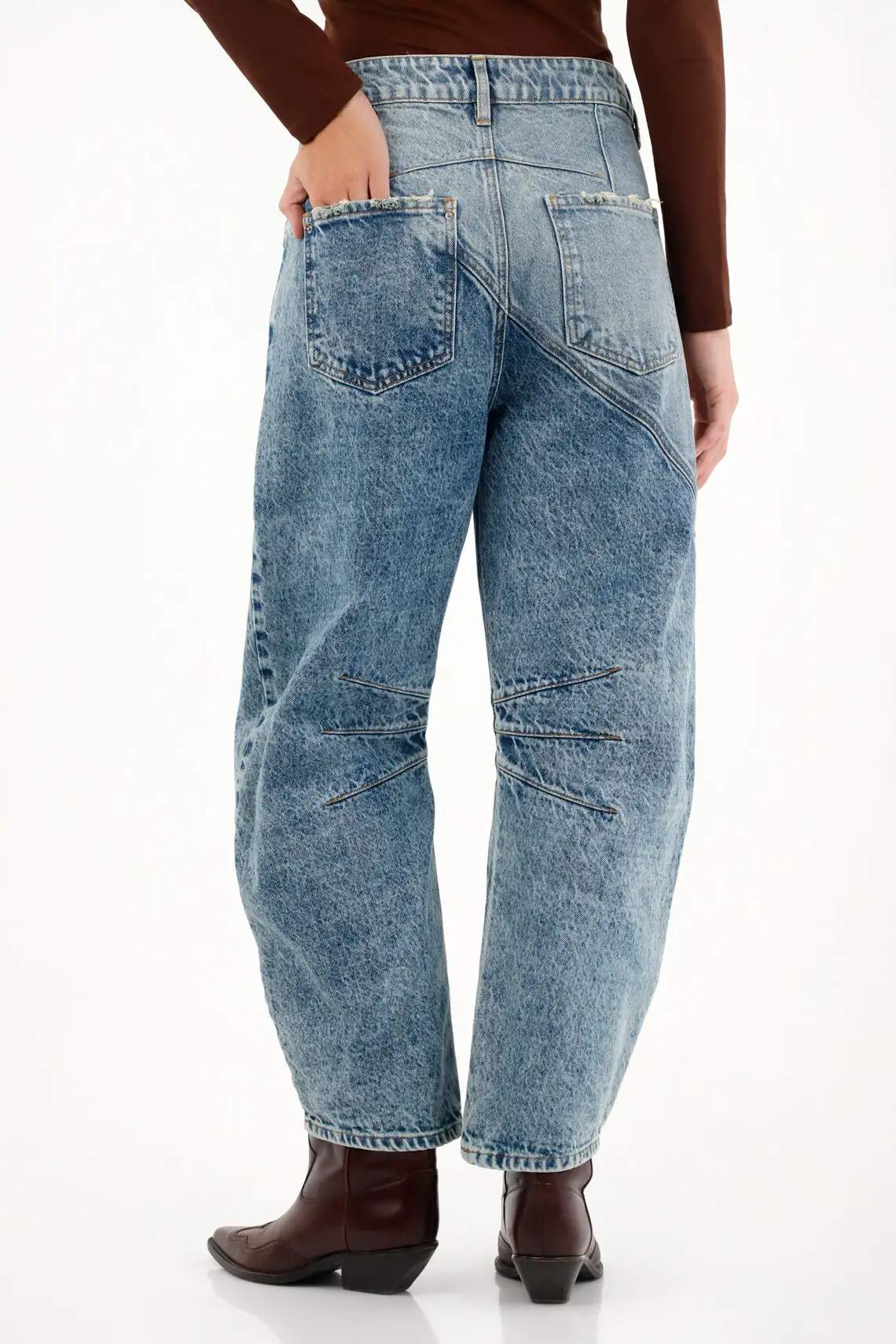 Blue Low Rise Horseshoe Jeans for Women - Image 5