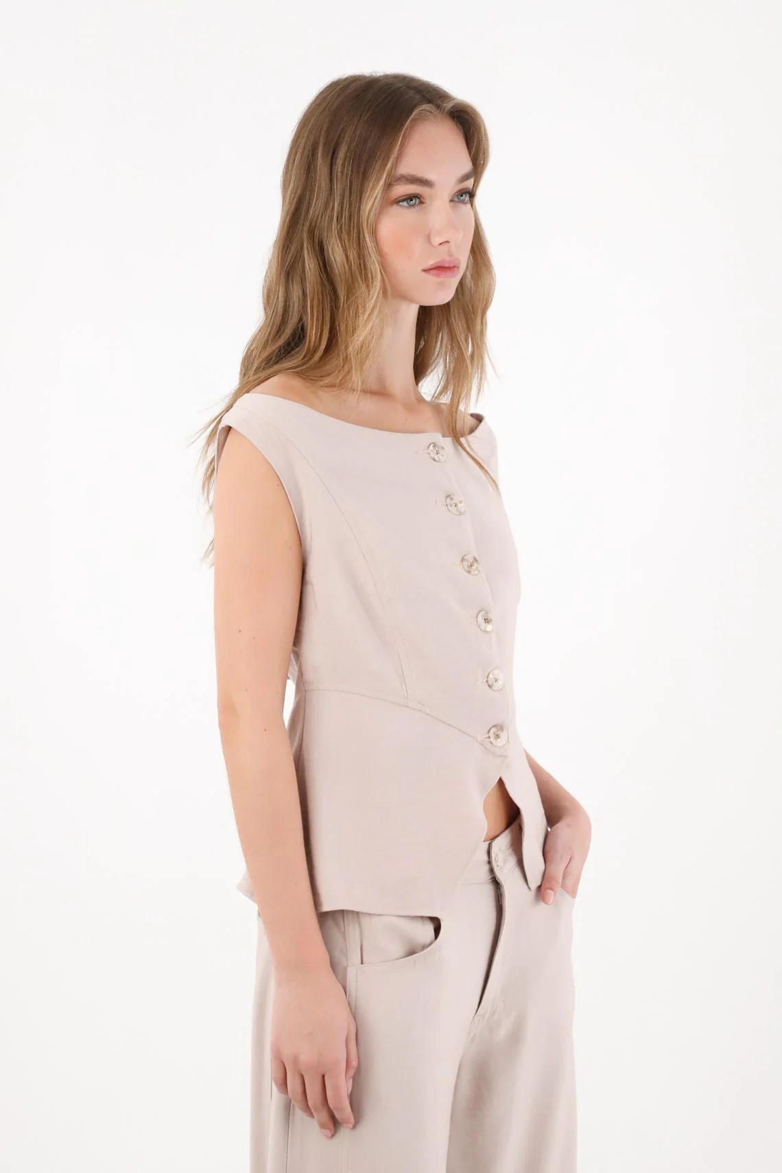 Off-White Boat Neck Vest for Women