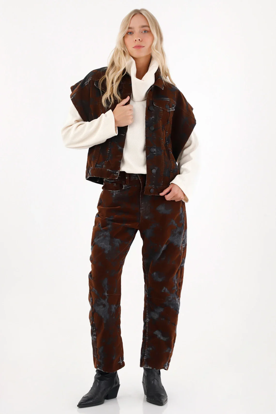 Oversized vest in brown velvet fabric for women