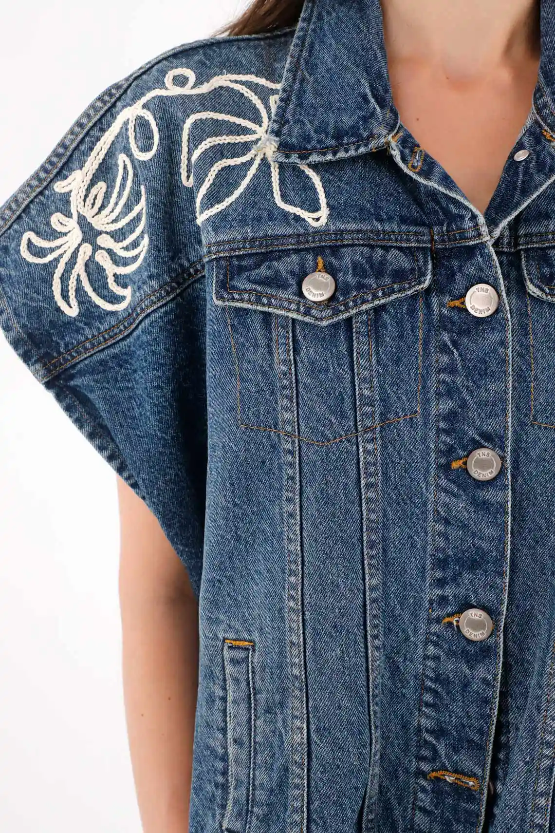 Oversized Vest with Embroidery for Women - Image 3