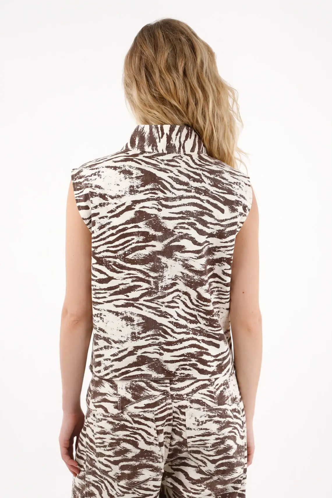 Animal Print Vest with Buttons for Women - Image 4