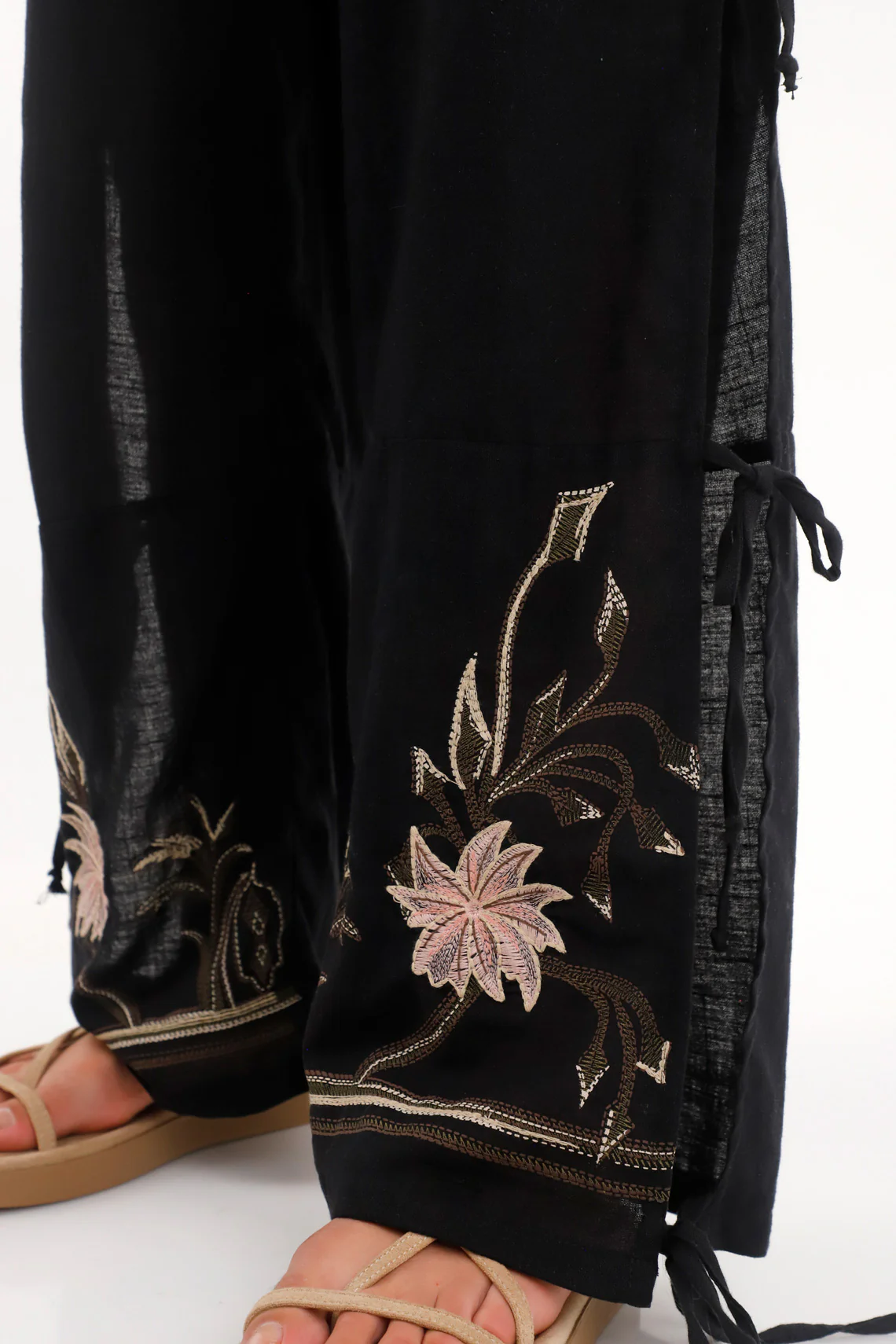 Women's black floral print slit pants - Image 3