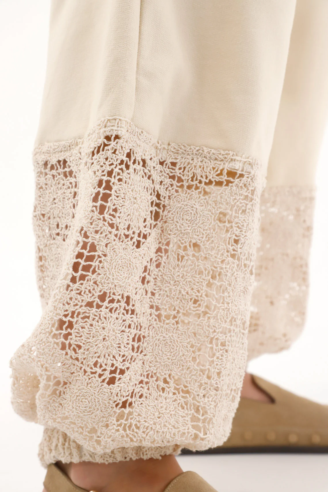 Cream Cargo Pants with Elastic Cuff for Women - Image 3