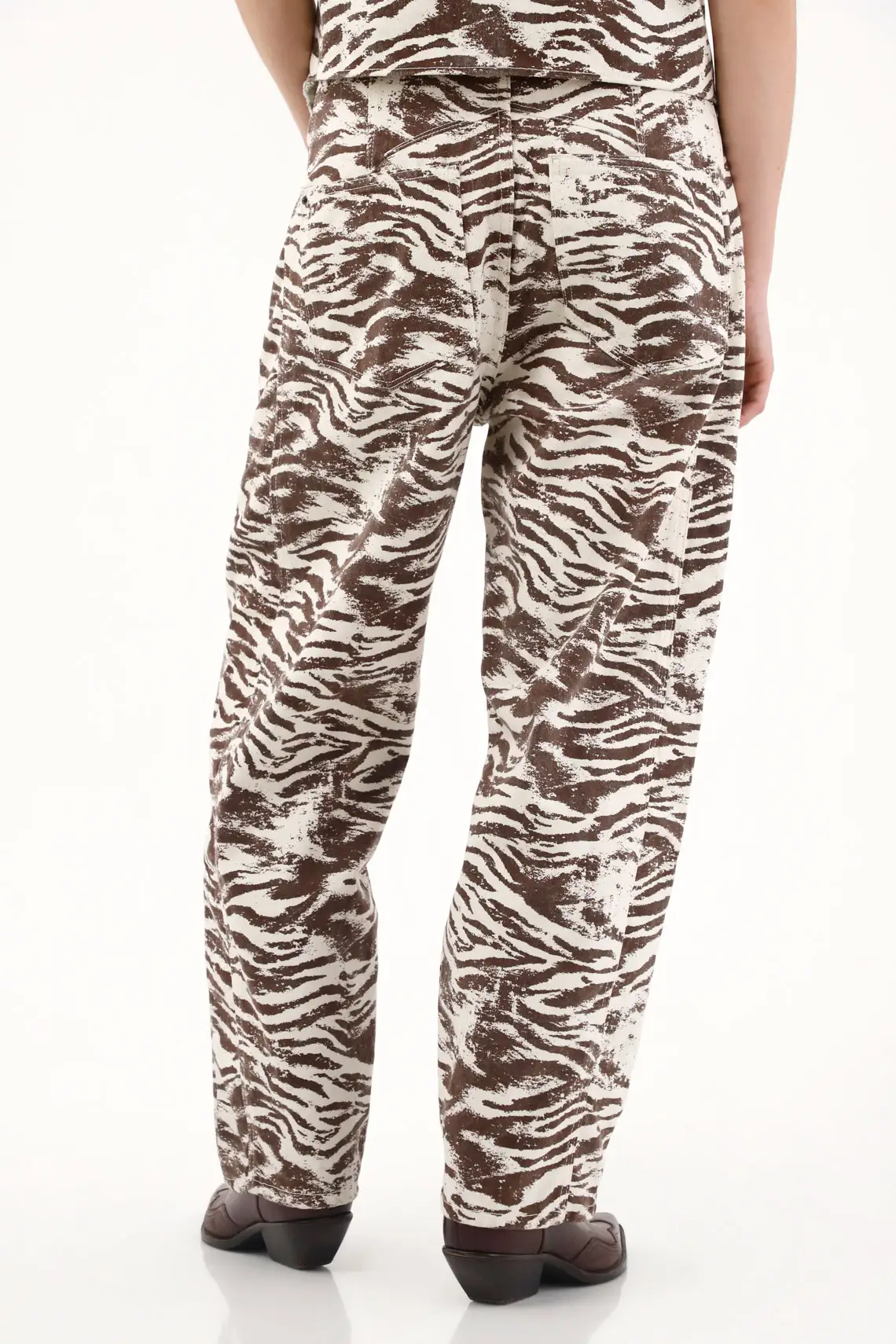 Low Rise Animal Print Pants for Women - Image 4