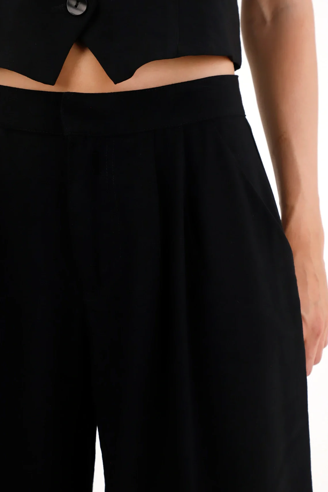 Straight Pants with Pleats in Front Black for Women - Image 3