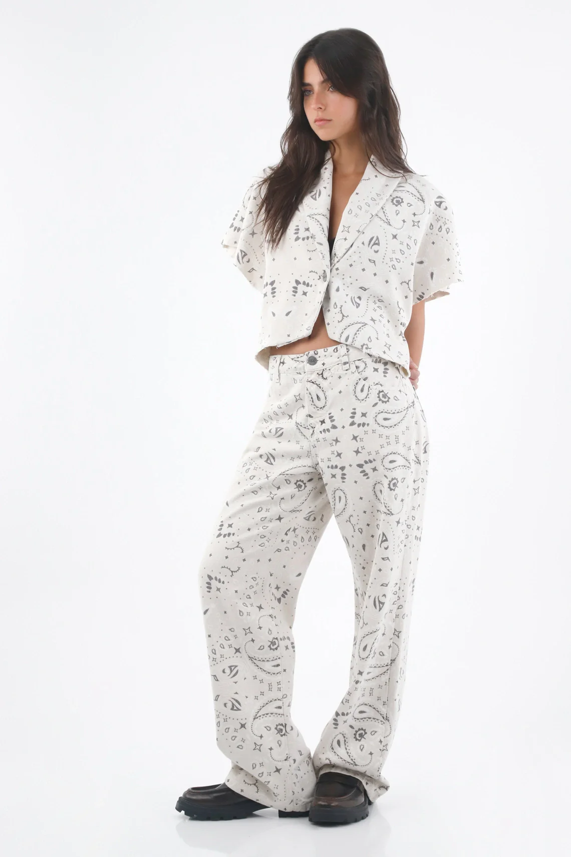Relaxed Raw Cotton Women’s Shirt with Bandana Print - Image 2
