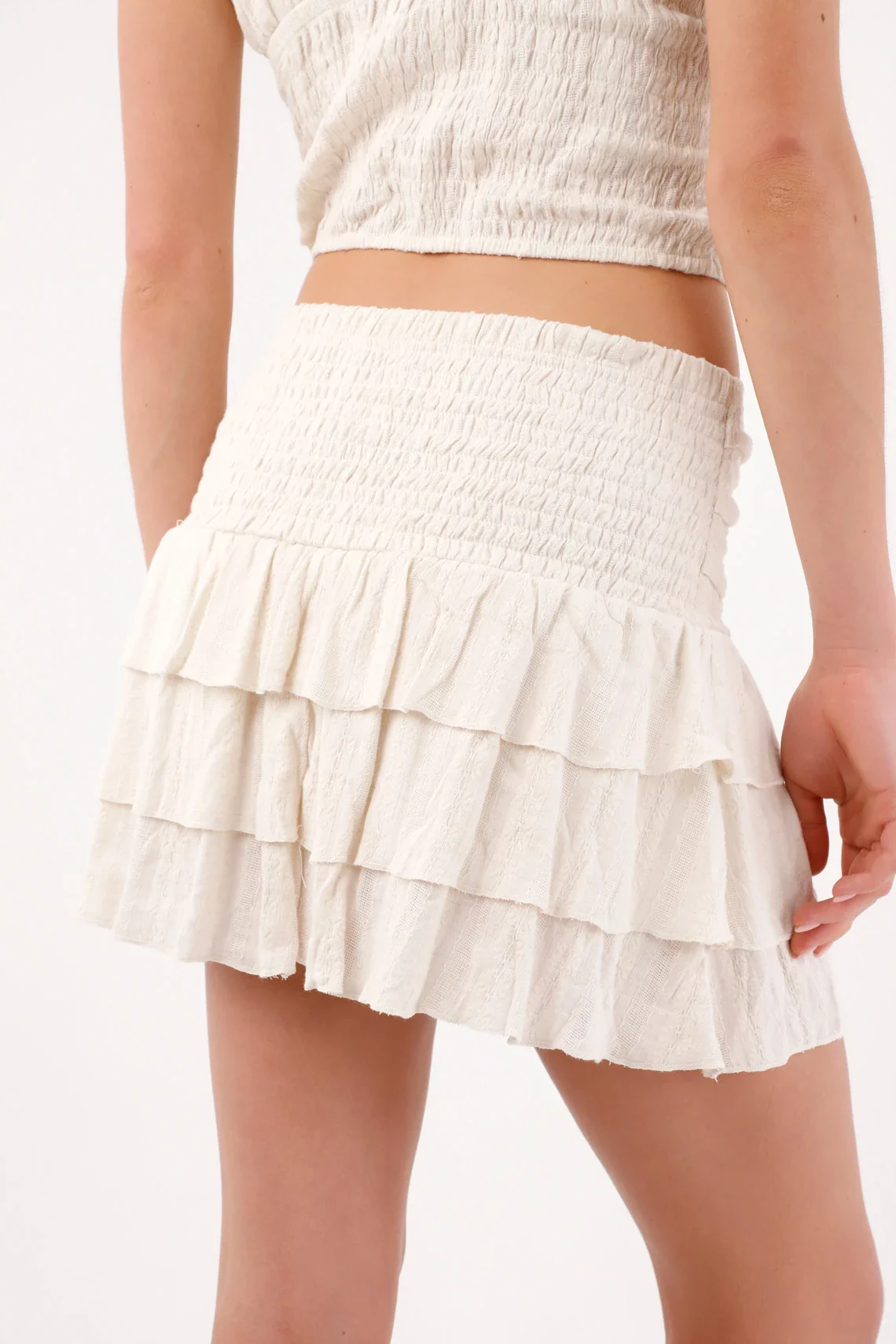 High-waisted short skirt with gathered waist in off-white for women - Image 4