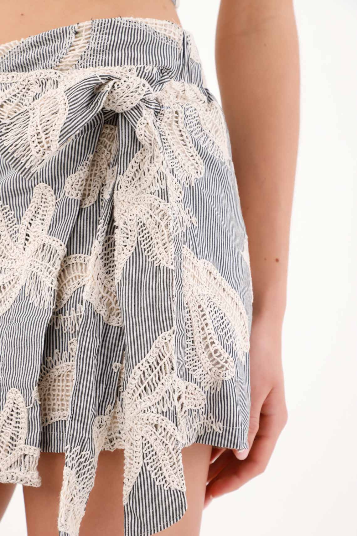 Mini skirt with front bow in gray cotton for women - Image 4
