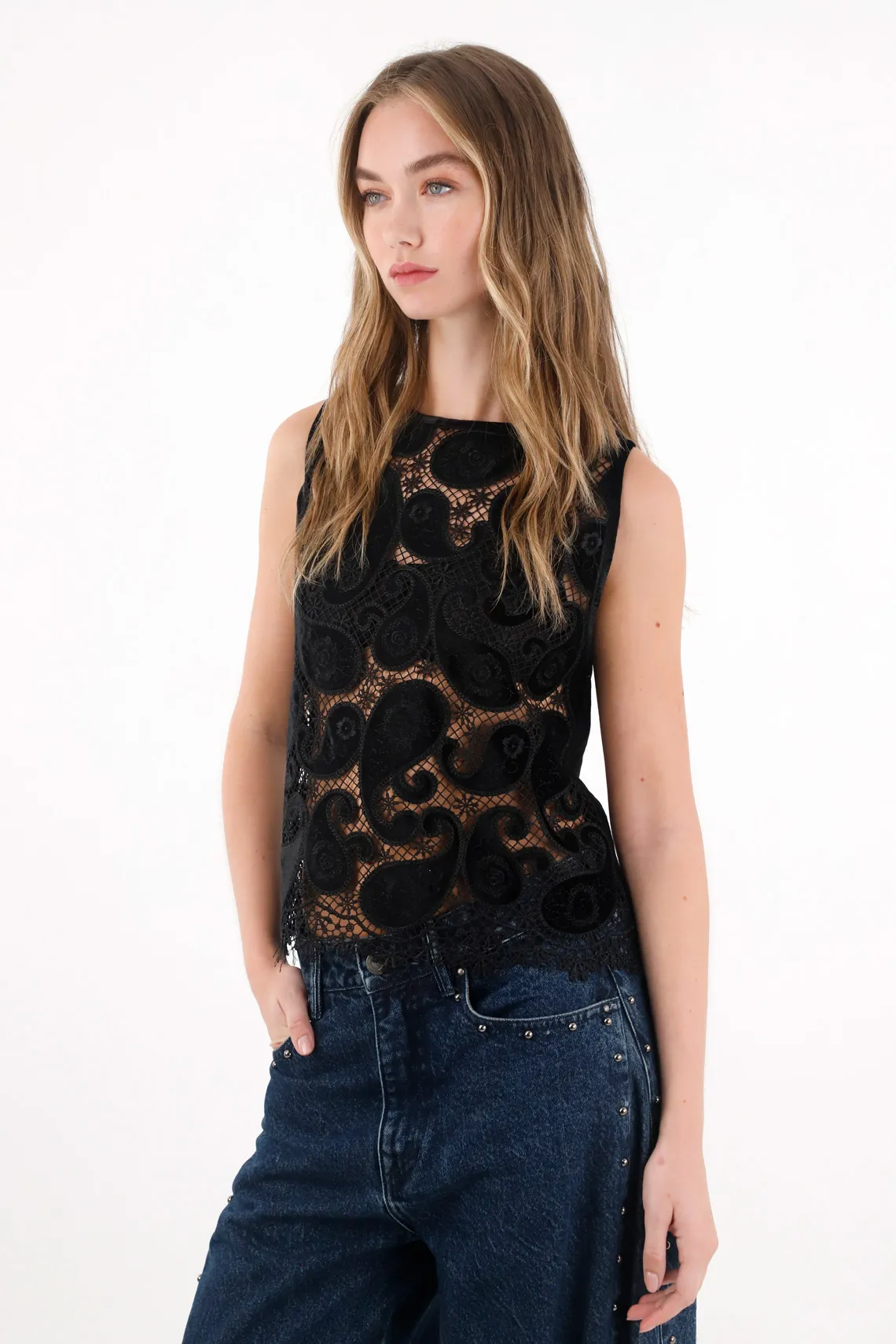 Sleeveless Shirt with Black Paisley Design for Women
