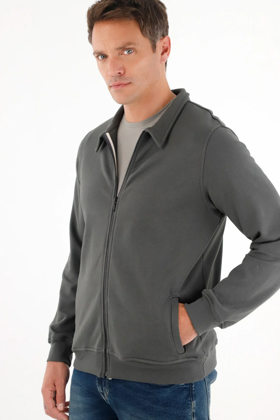 Sweatshirt for men in gray cotton regular fit with zipper - Image 2