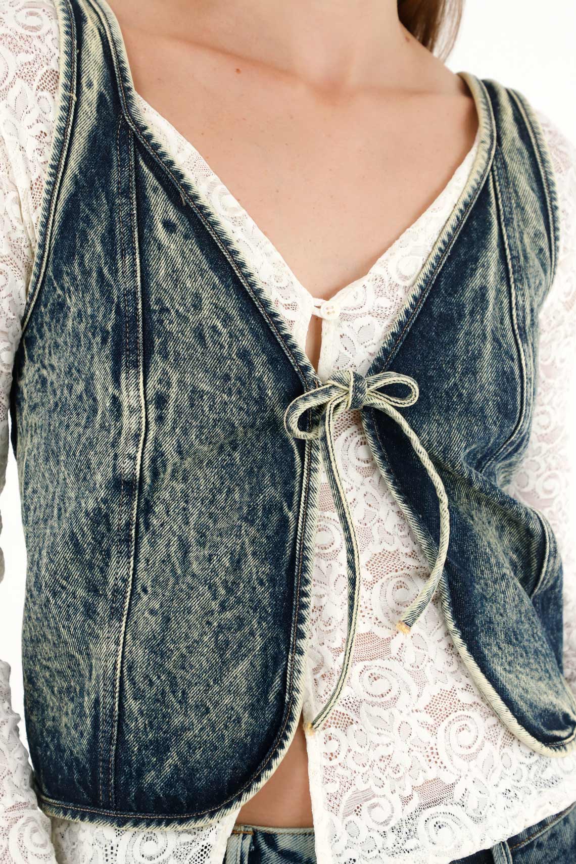 Women's denim vest - Image 2