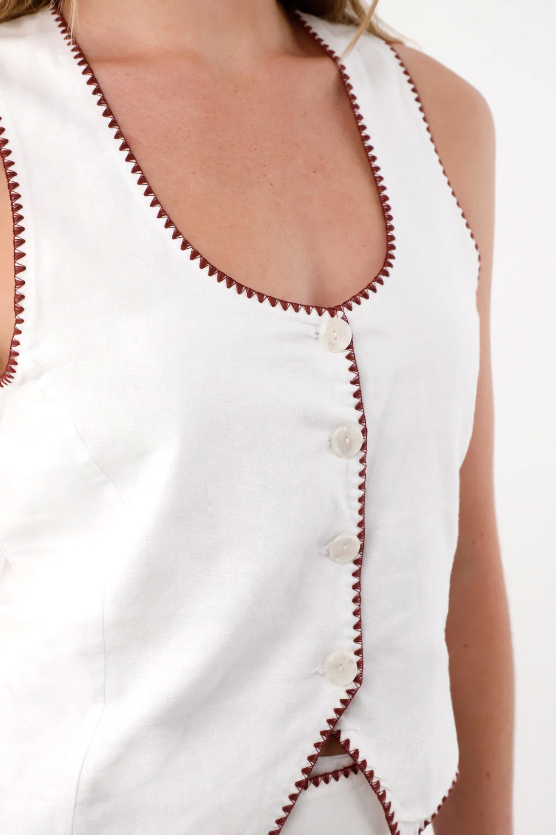 Women's White Deep V-Neck Linen Look Vest - Image 2
