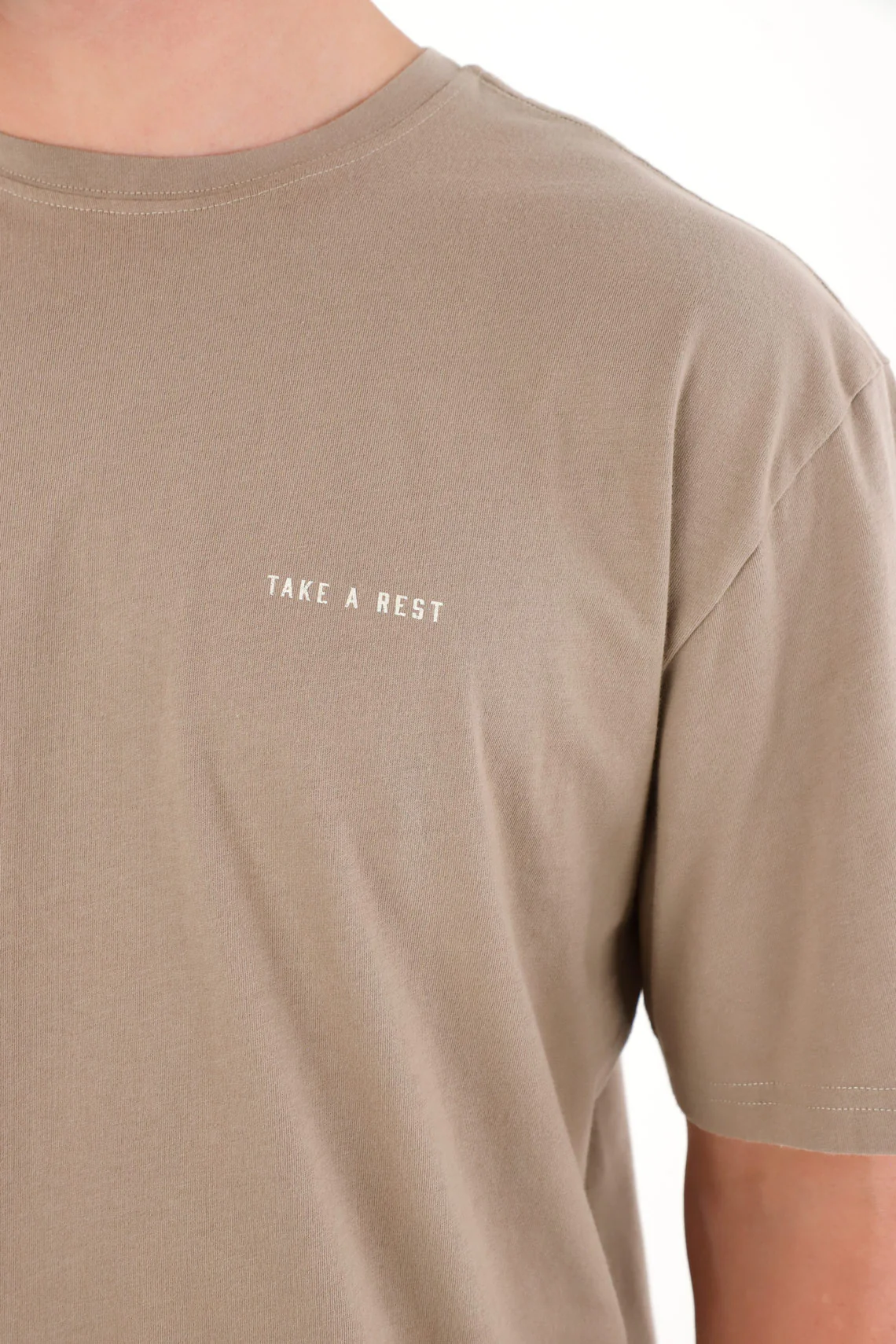 Men's Basic Graphic Tee with Heart Print on Back - Image 3
