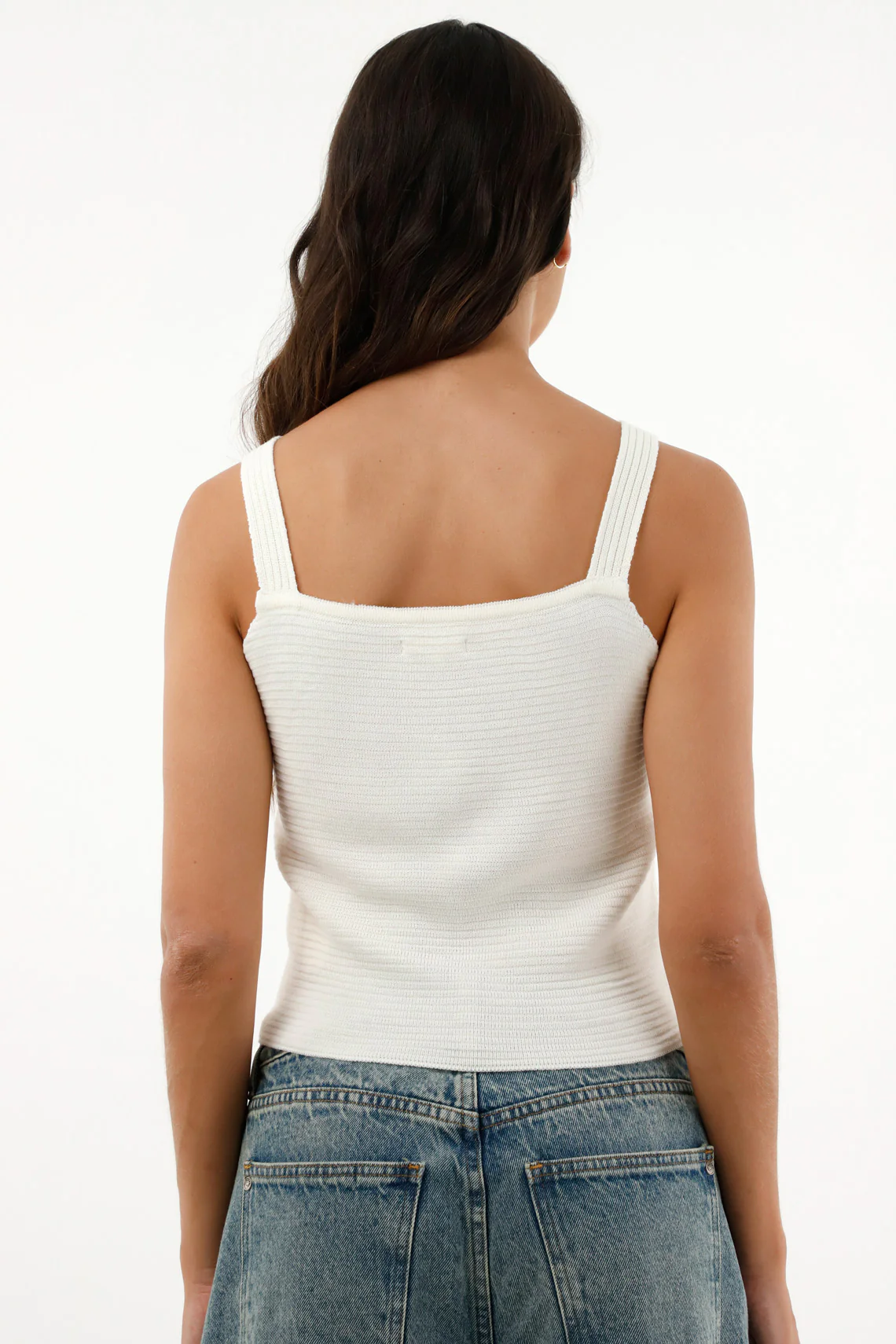 Women's fitted sleeveless tee in cream. - Image 4