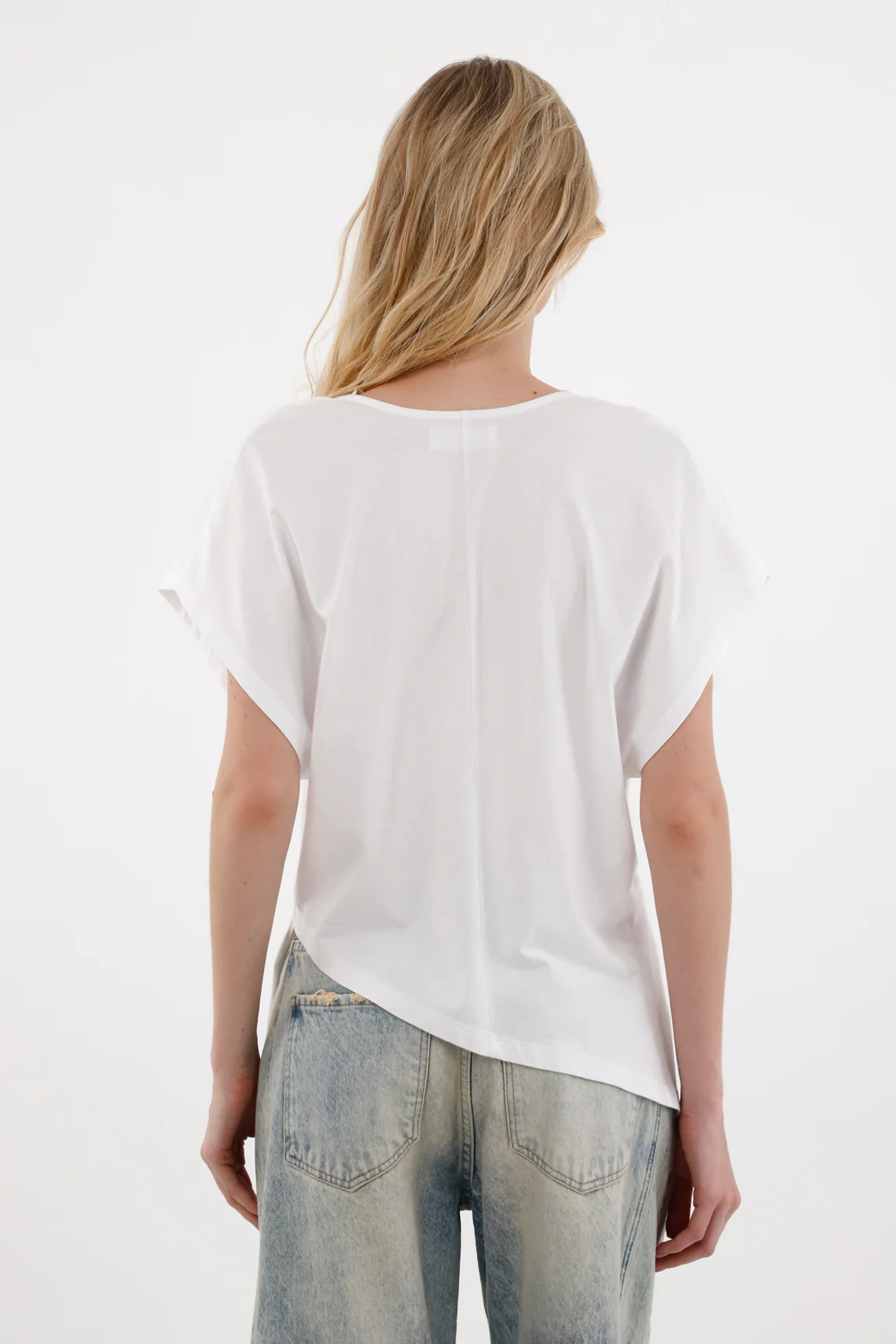 Women's White Sleeveless Asymmetrical Hem T-Shirt - Image 5