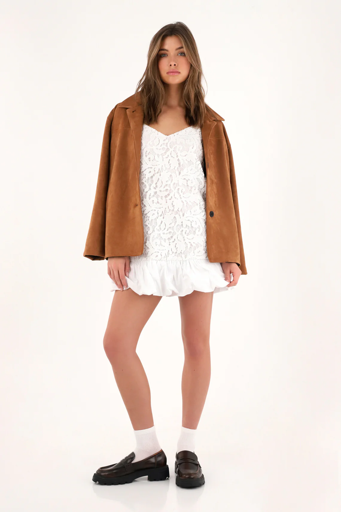 Women's short dress with gathered hem in ivory.